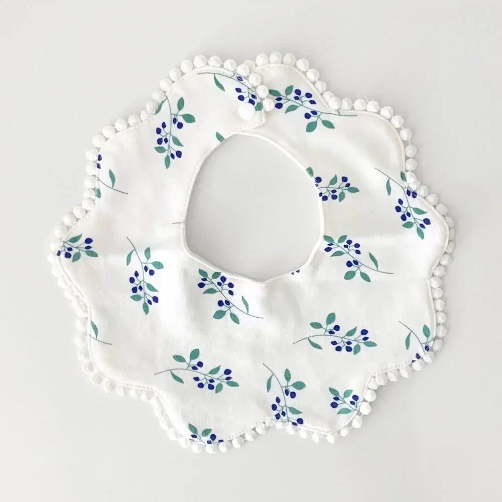 NWT Lovely Boutique Girls Baby Bib Pretty Floral Print with Delicate Trim OS